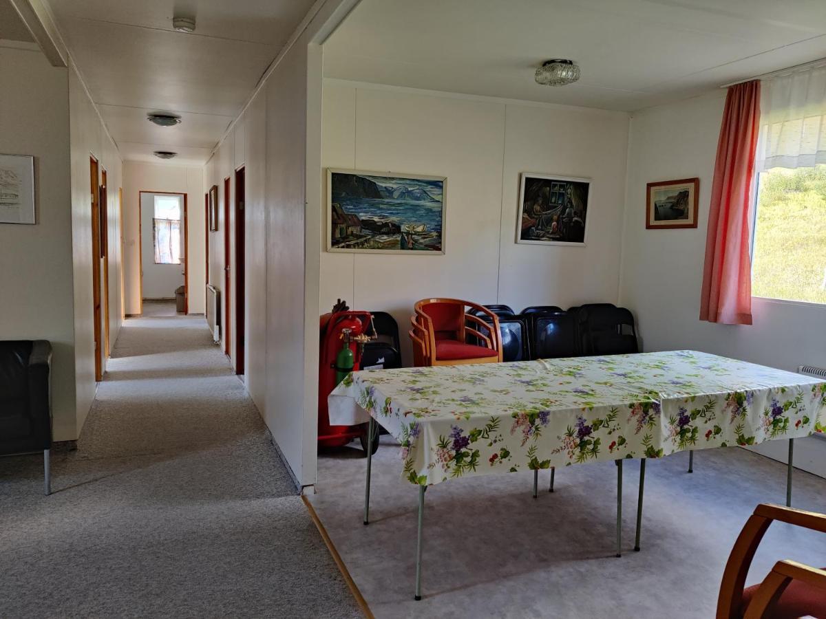 Solbrekka Guesthouse Mjoifjorthur Exteriör bild